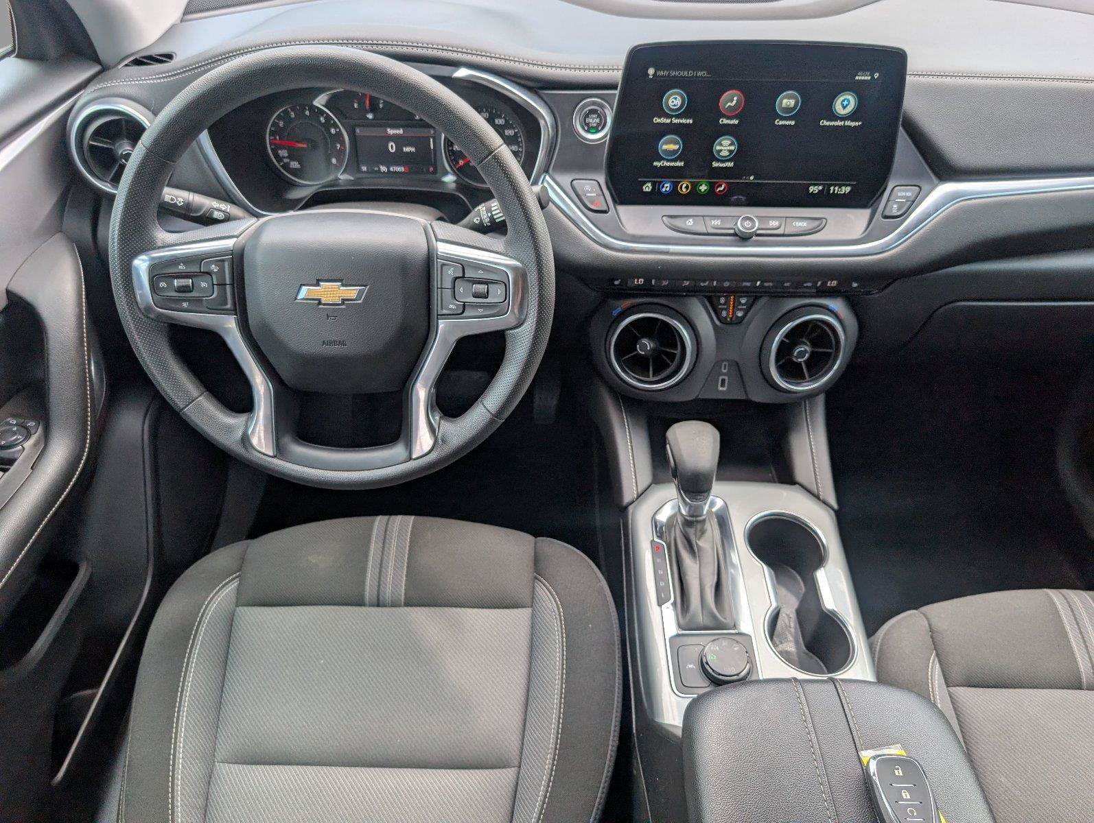 Used 2025 Chevrolet Blazer LT AWD/4WD image 32