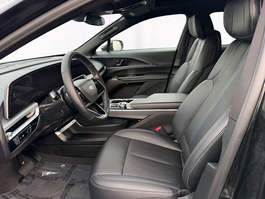 Used 2024 Cadillac Lyriq Luxury image 9