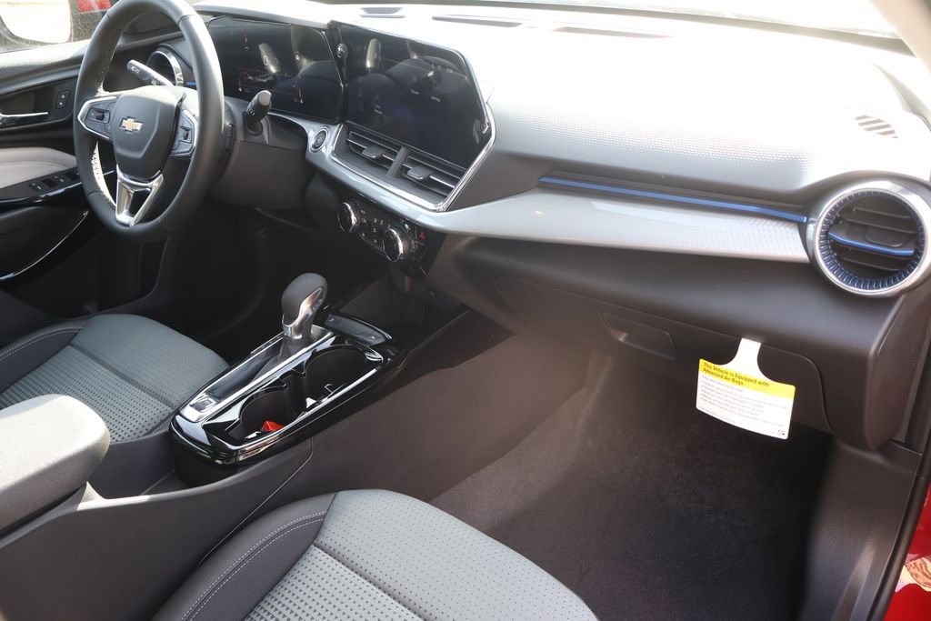 New 2026 Chevrolet Trax LT w/ Driver Confidence Package FWD image 40