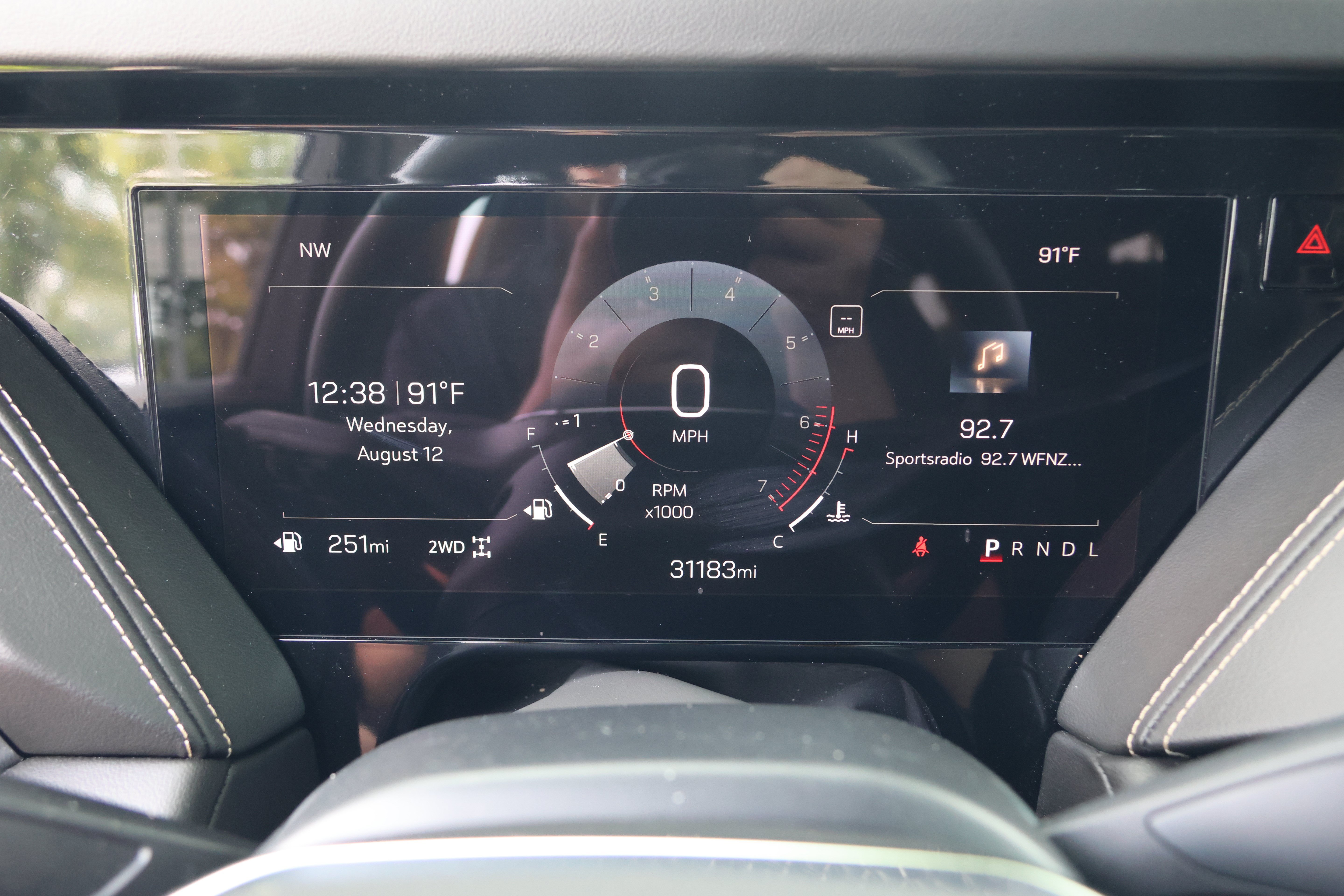 Used 2025 GMC Yukon Elevation AWD/4WD image 23