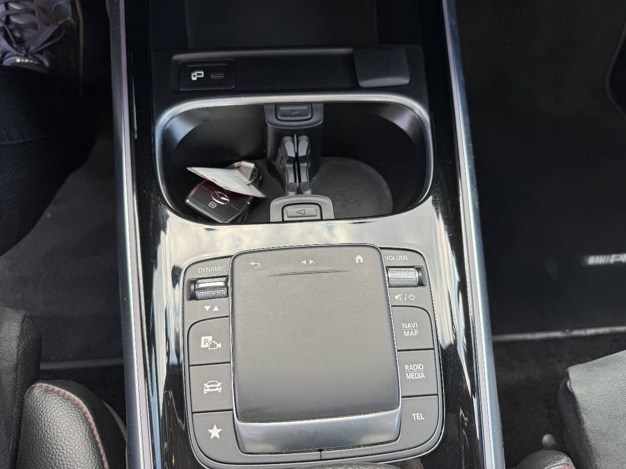 Used 2021 Mercedes-Benz GLB 250 4MATIC image 23