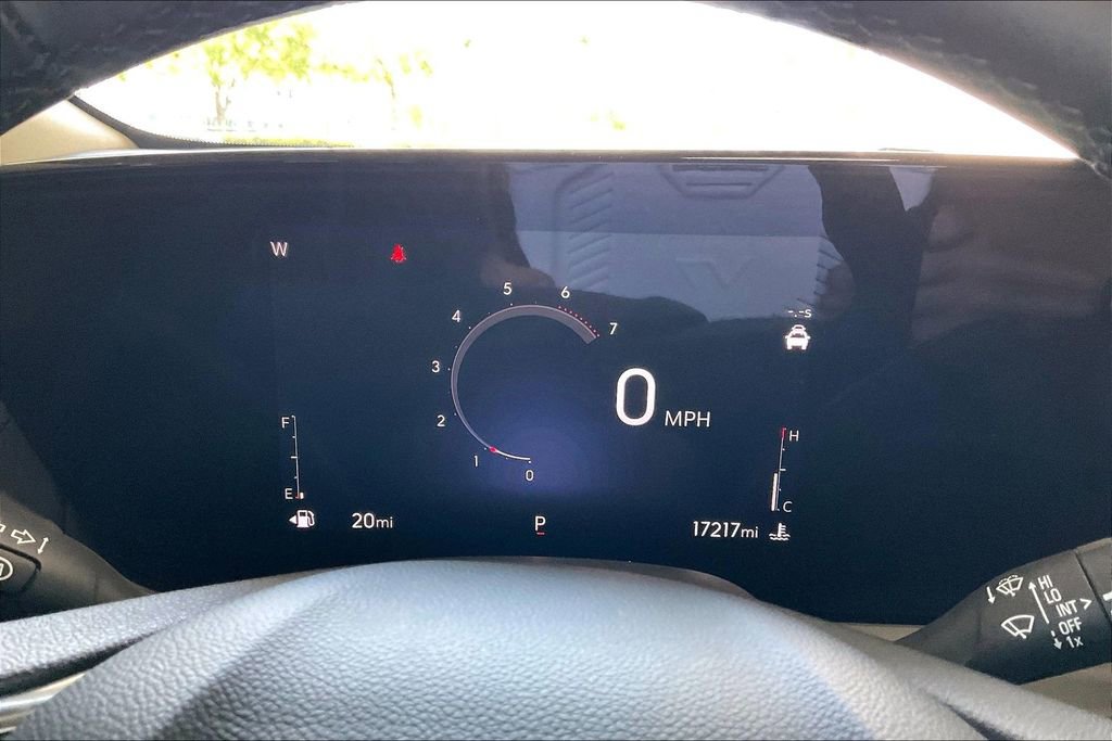 Used 2024 Buick Encore GX Sport Touring image 7