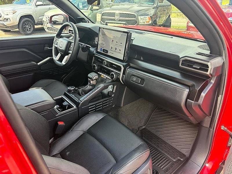 Used 2025 Toyota 4Runner Limited AWD/4WD image 42