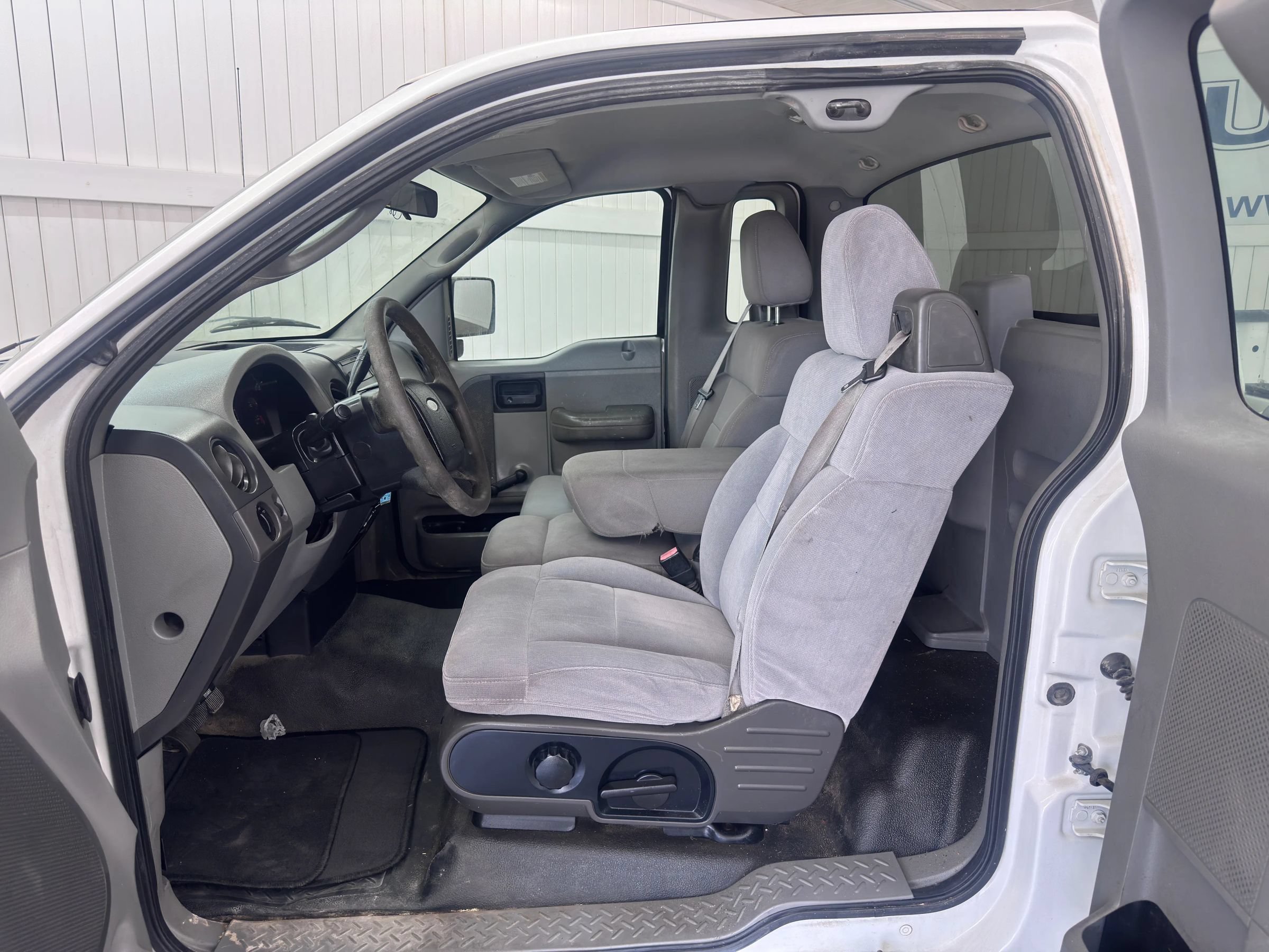 Used 2005 Ford F150 XL RWD image 9