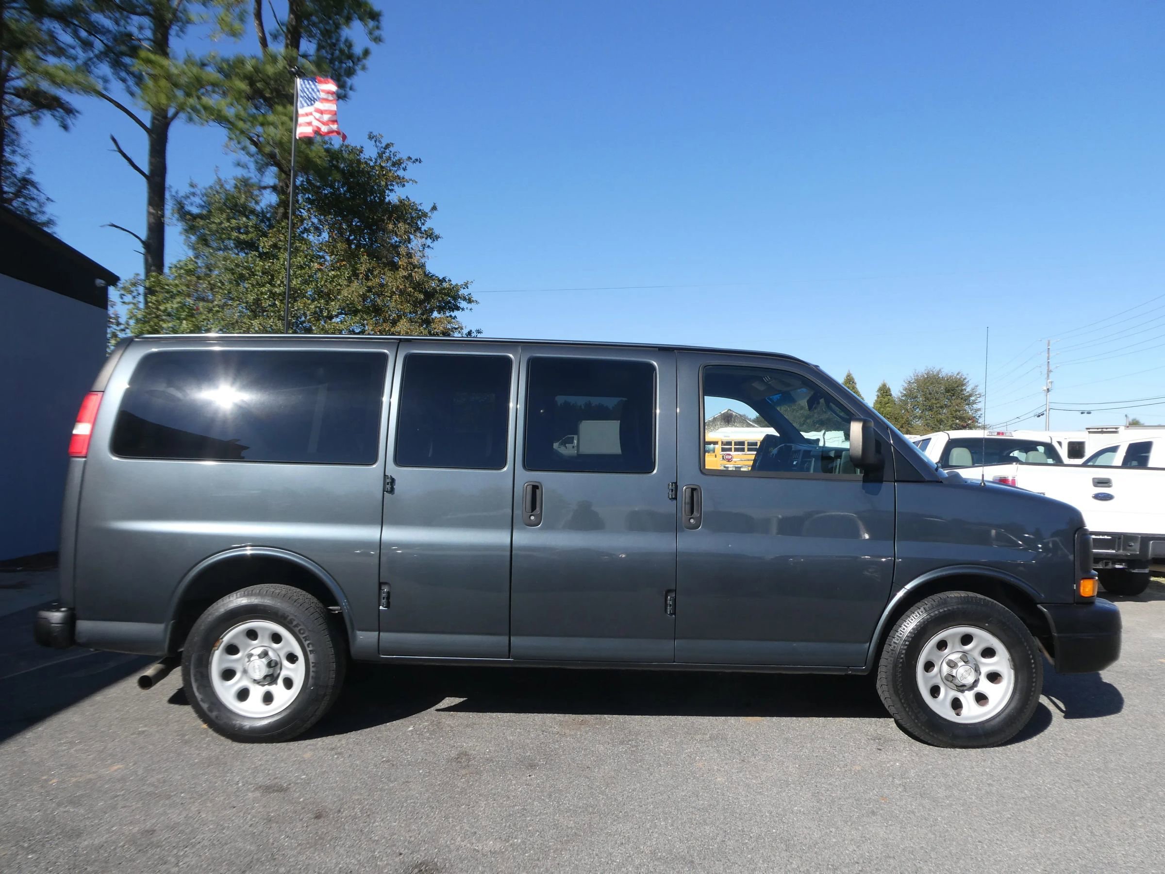 Used 2014 Chevrolet Express 1500 LS image 4