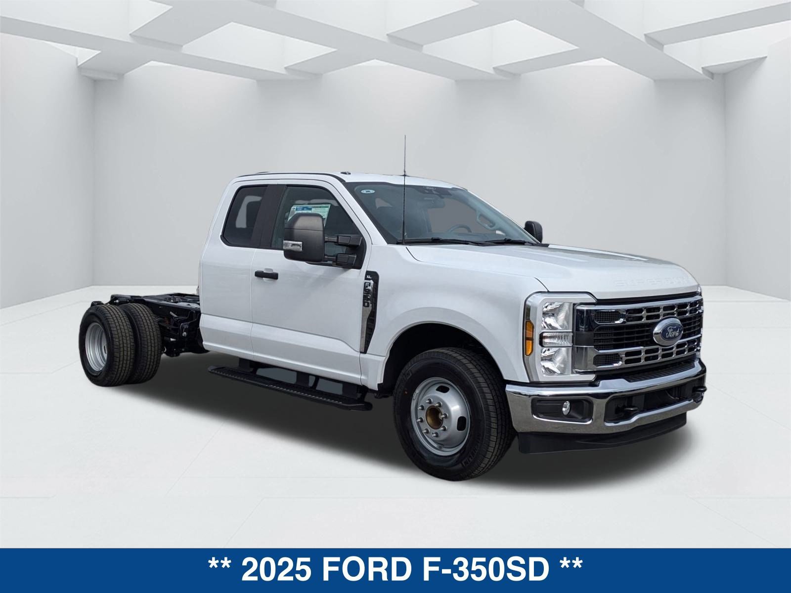 New 2025 Ford F350 XL w/ XL Chrome Package video 3