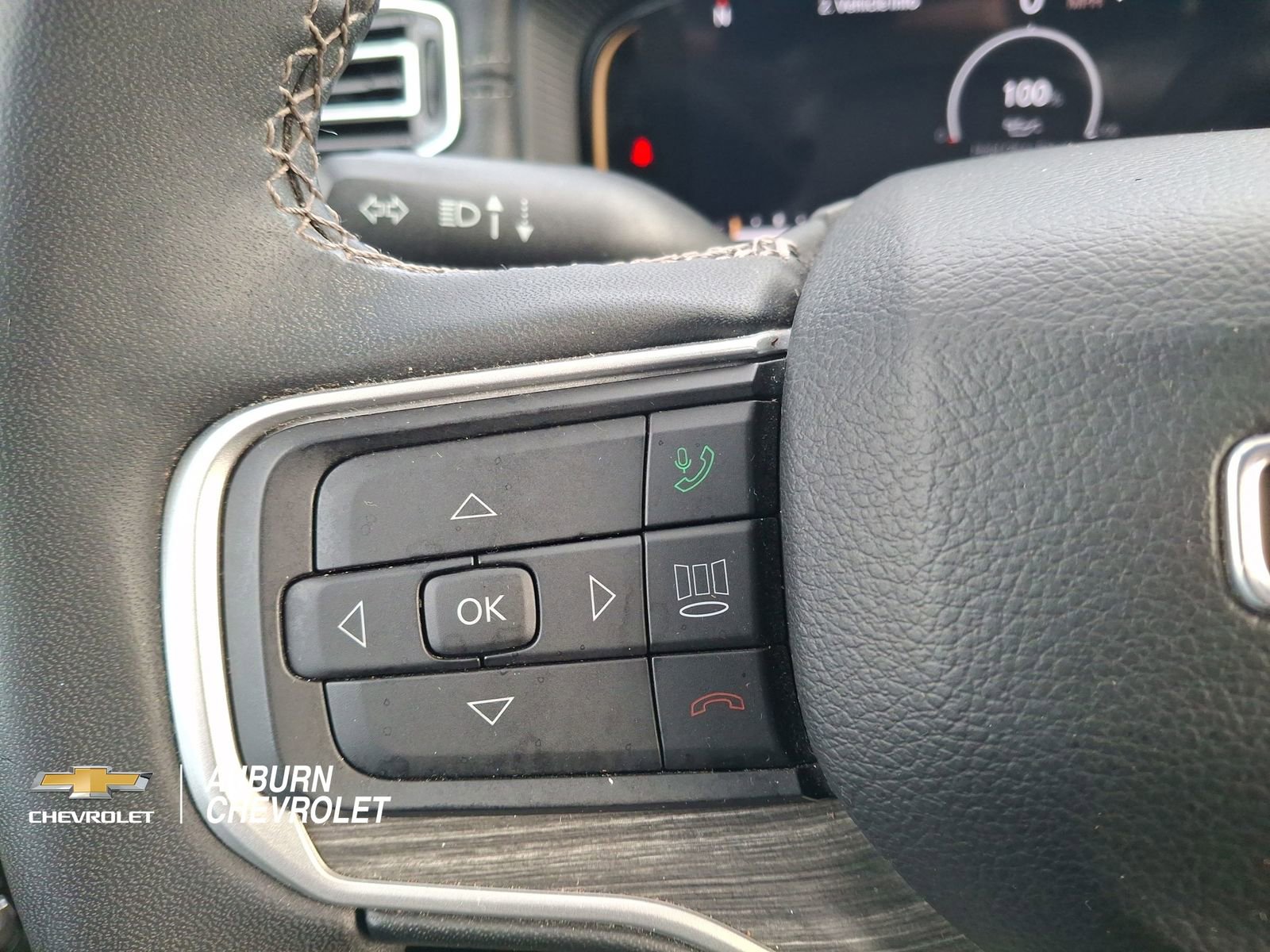 Used 2023 Jeep Wagoneer L Series II AWD/4WD image 14