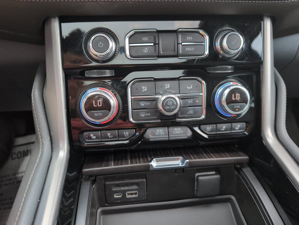 Used 2021 GMC Yukon Denali AWD/4WD image 30