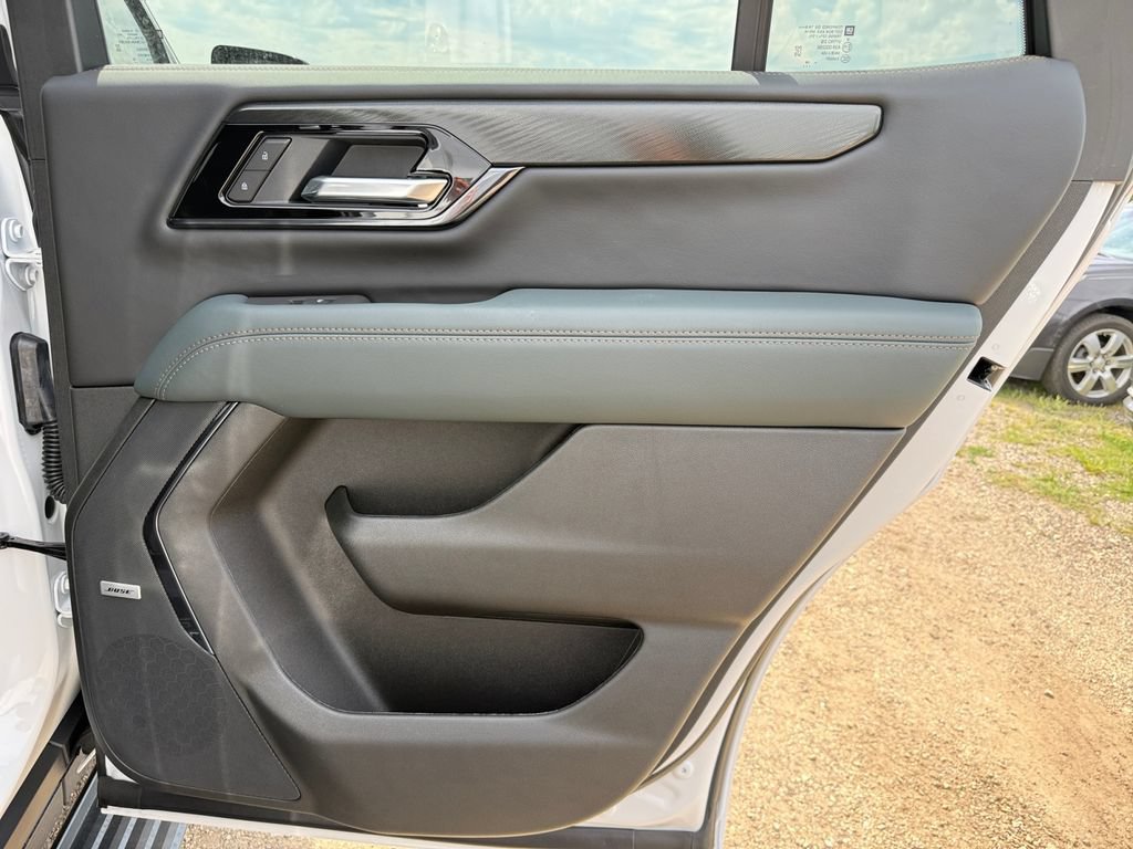 New 2026 GMC Yukon AT4 w/ AT4 Premium Package AWD/4WD image 39