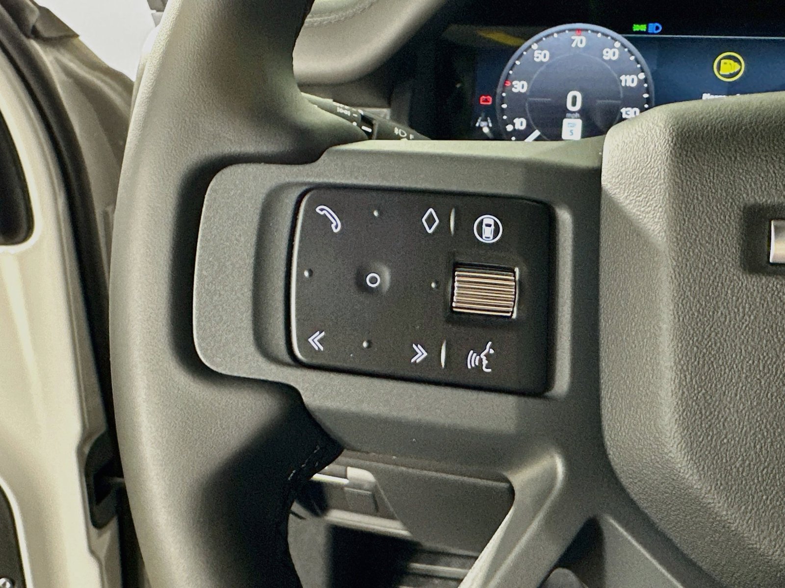 New 2026 Land Rover Defender 110 X-Dynamic SE AWD/4WD image 19