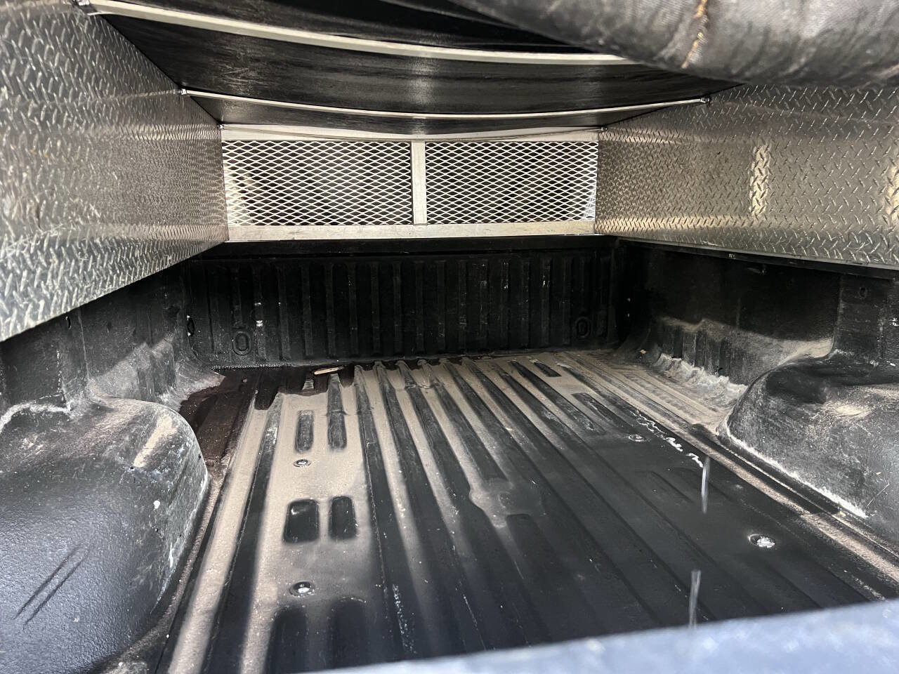 Used 2015 Ford F350 Lariat image 22