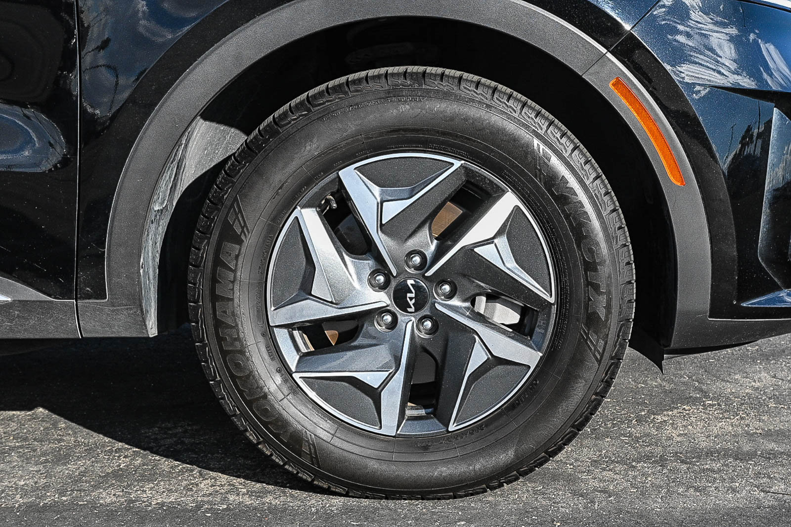 Used 2023 Kia Sorento EX w/ Panoramic Sunroof Package image 12