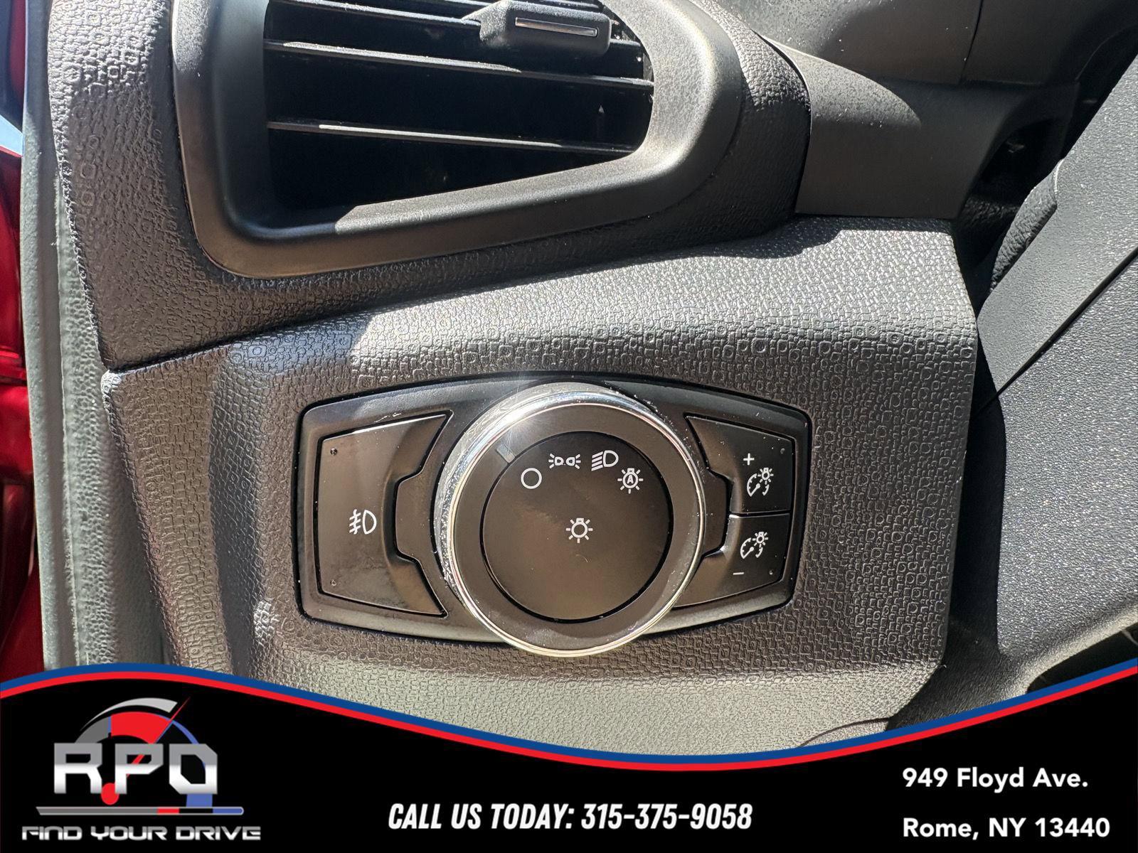 Used 2018 Ford EcoSport SES w/ SES Cold Weather Package AWD/4WD image 21