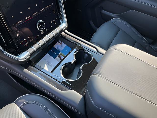 Certified 2025 GMC Yukon XL Elevation image 14