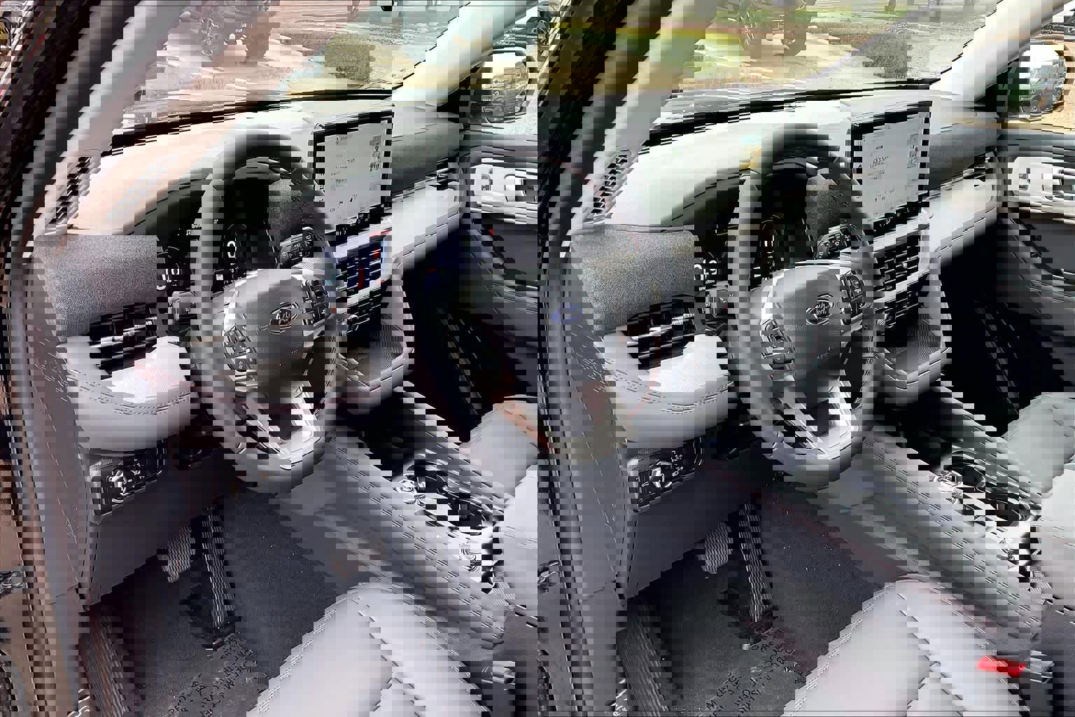 New 2026 Ford Explorer Active w/ Active Comfort Package image 8