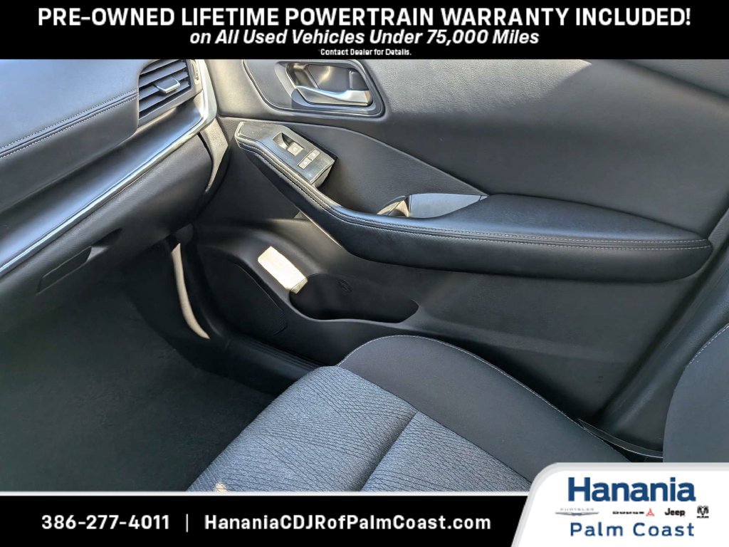 Used 2025 Nissan Rogue SV FWD image 19