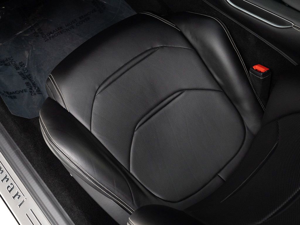 Used 2017 Ferrari GTC4Lusso image 19