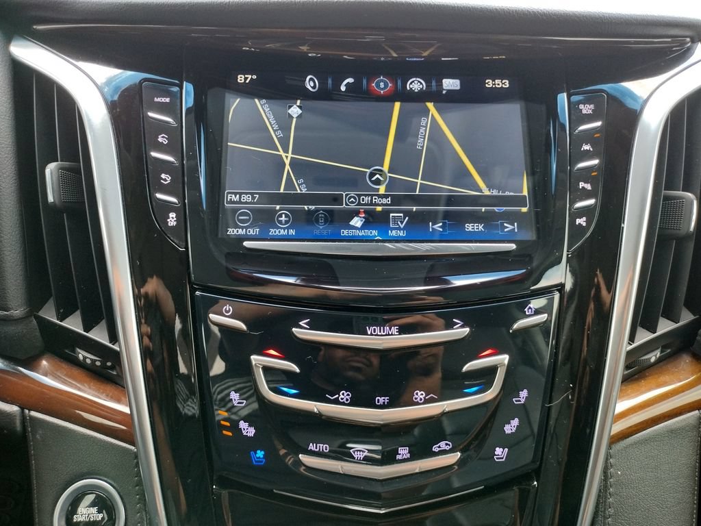 Used 2019 Cadillac Escalade ESV Luxury AWD/4WD image 6