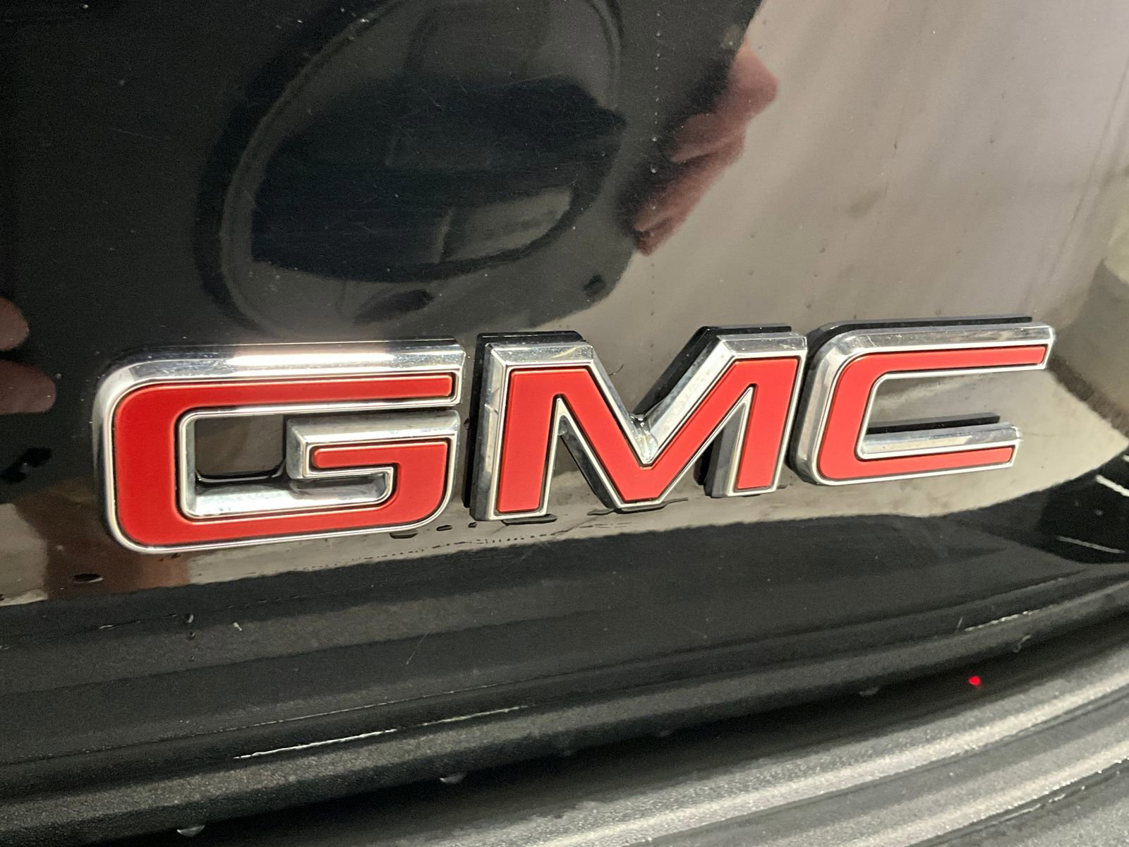 Used 2025 GMC Yukon XL Denali image 31