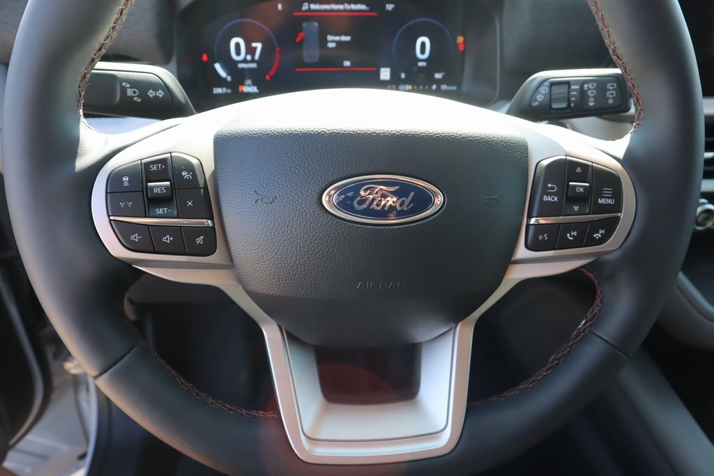 New 2025 Ford Explorer Active w/ Active Comfort Package image 3