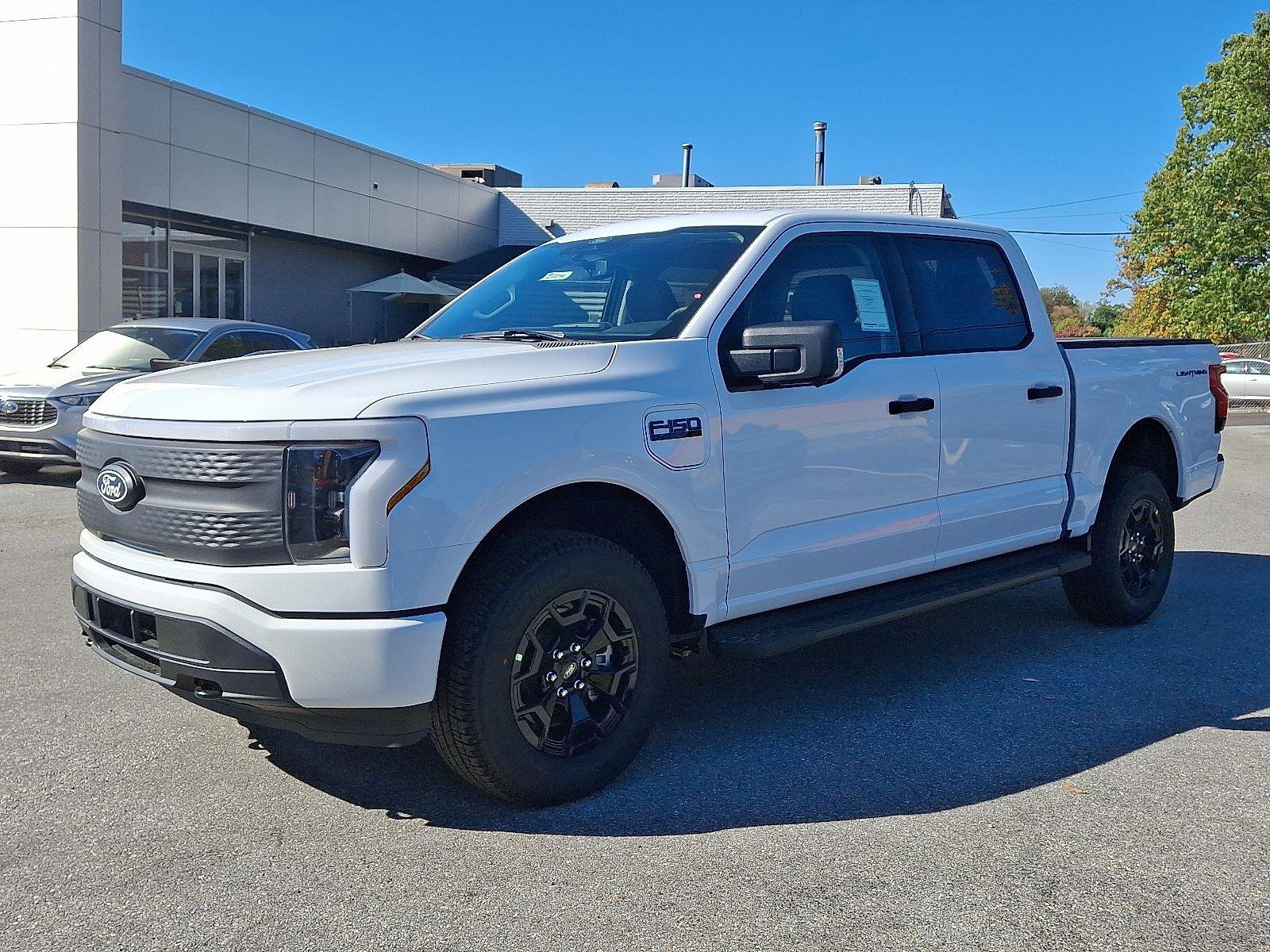 New 2025 Ford F150 Lightning XLT image 2