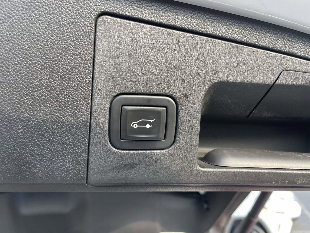 Used 2021 Cadillac XT4 Premium Luxury w/ Cold Weather Package image 50