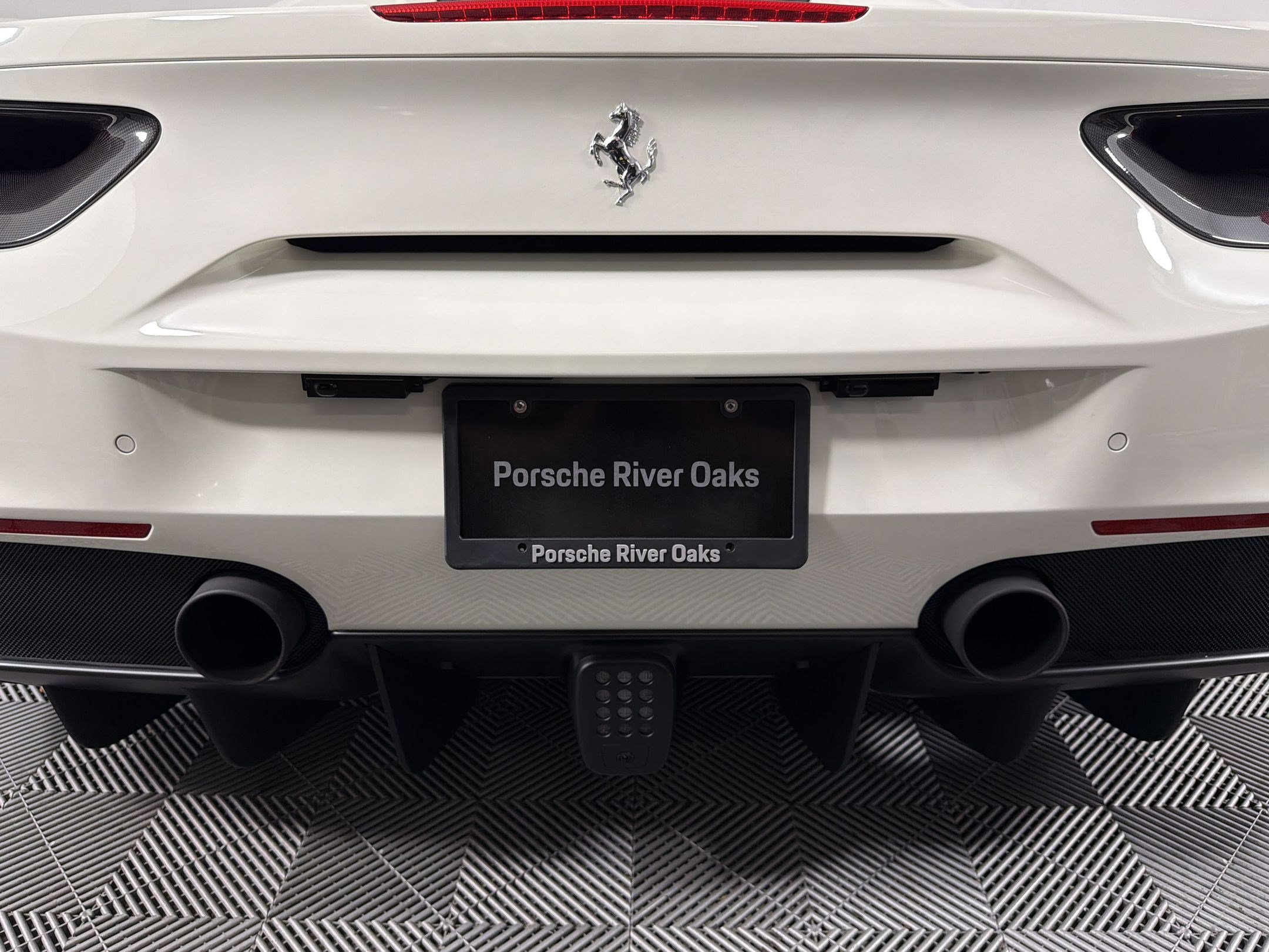 Used 2017 Ferrari 488 Spider RWD image 36
