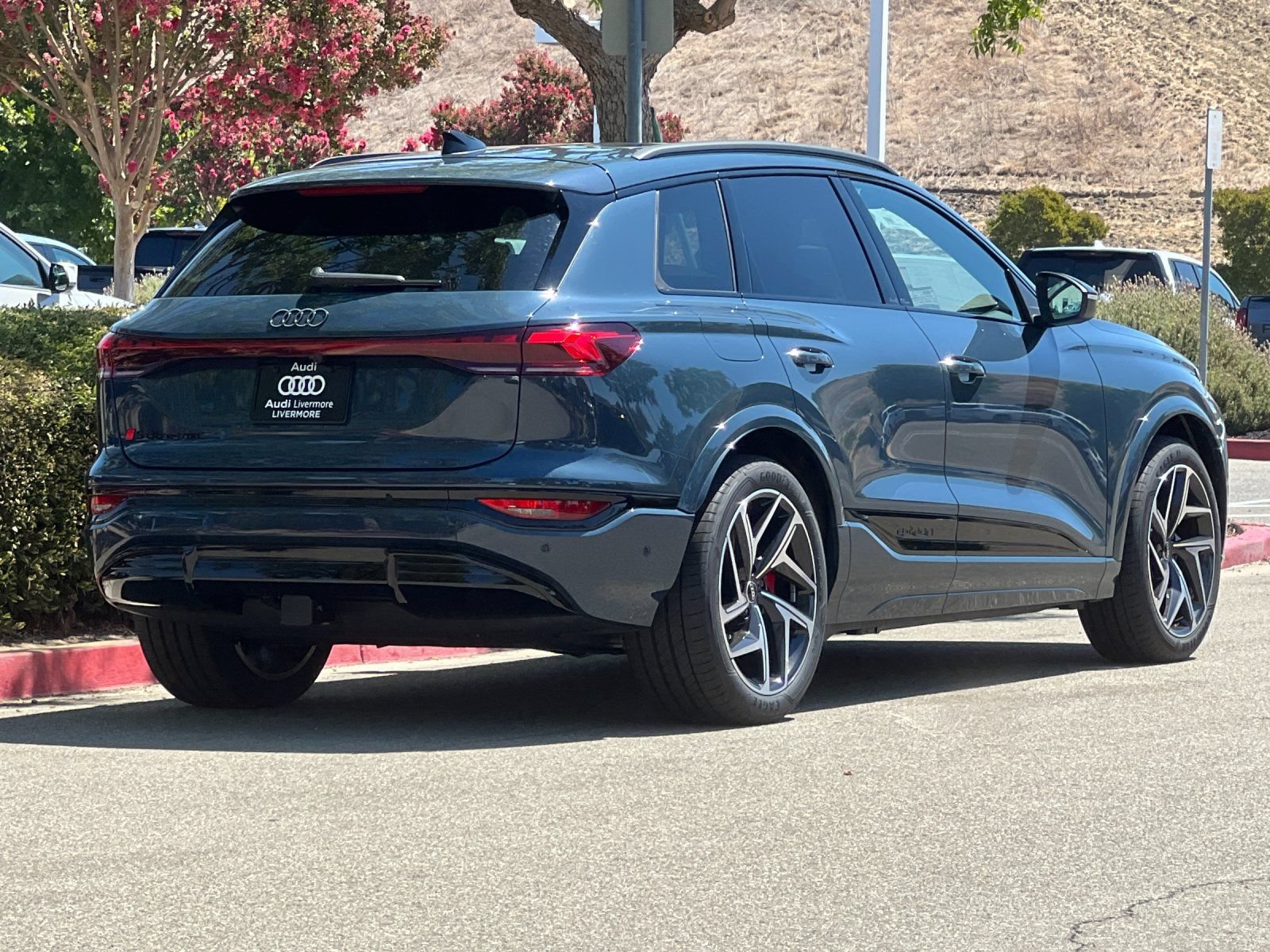 New 2027 Audi SQ6 e-tron Premium Plus AWD/4WD image 6