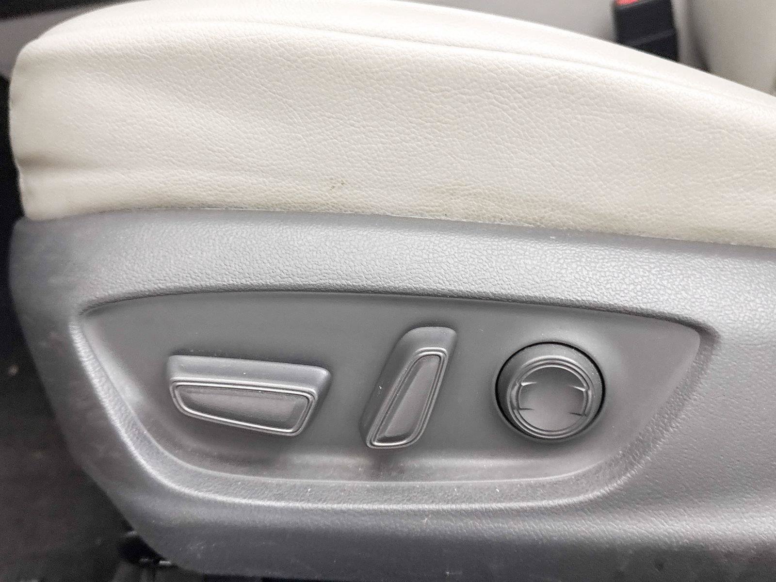 Used 2021 Toyota Camry SE FWD image 21