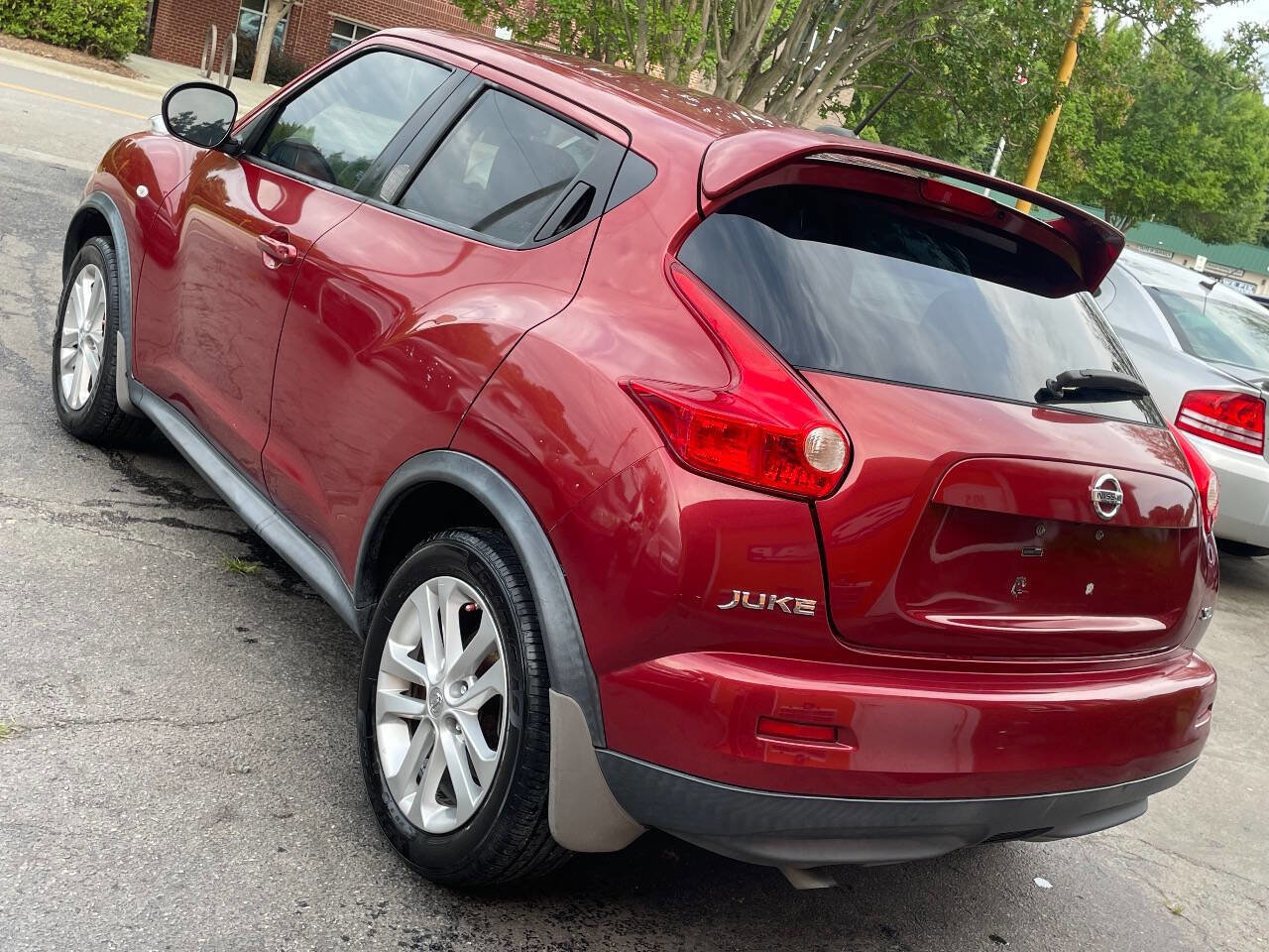 Used 2011 Nissan Juke SL image 5