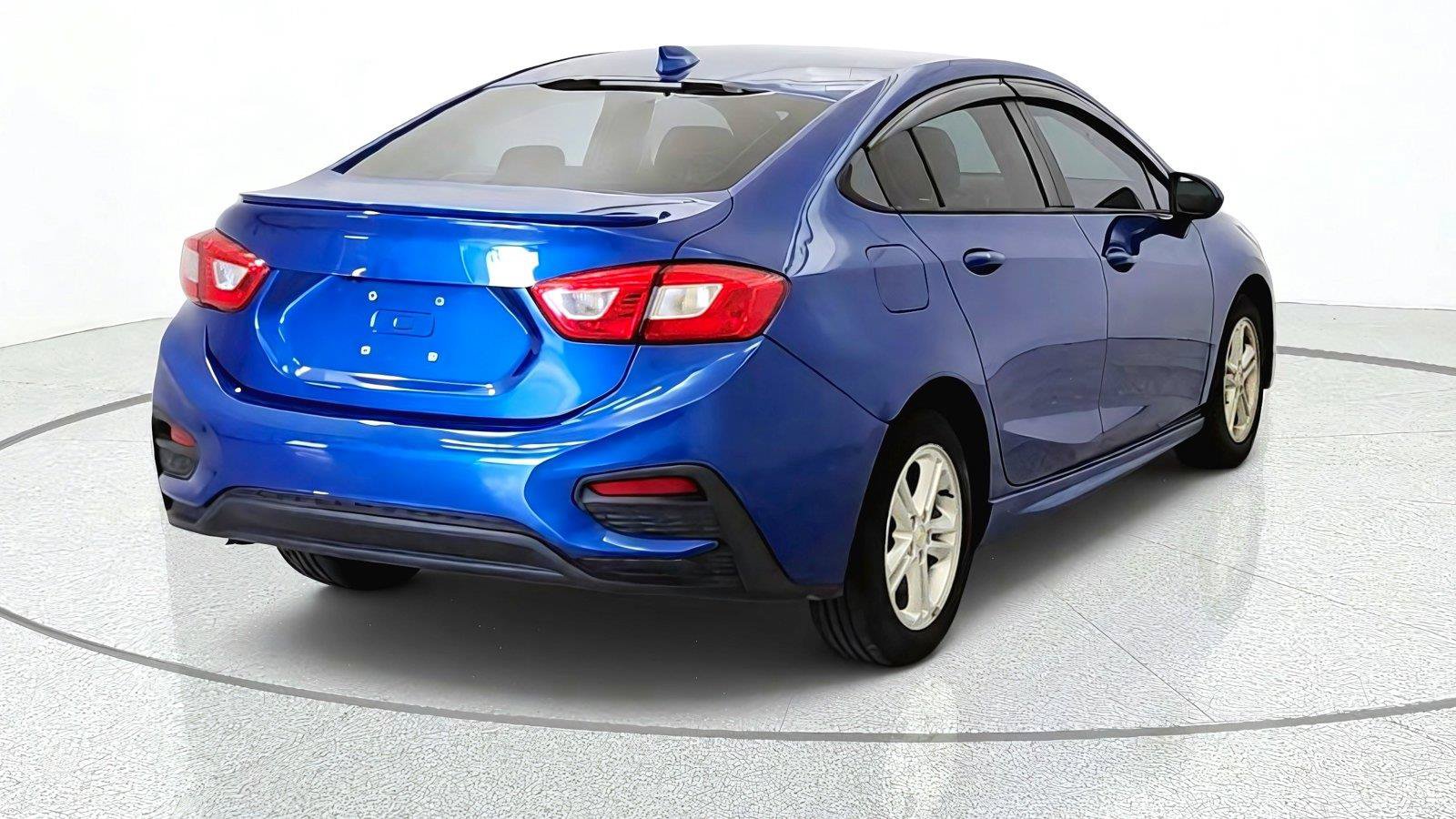 Used 2018 Chevrolet Cruze LT w/ Convenience Package FWD image 8