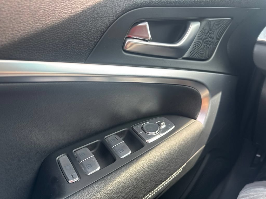 Used 2025 Genesis G70 2.5T AWD/4WD image 27