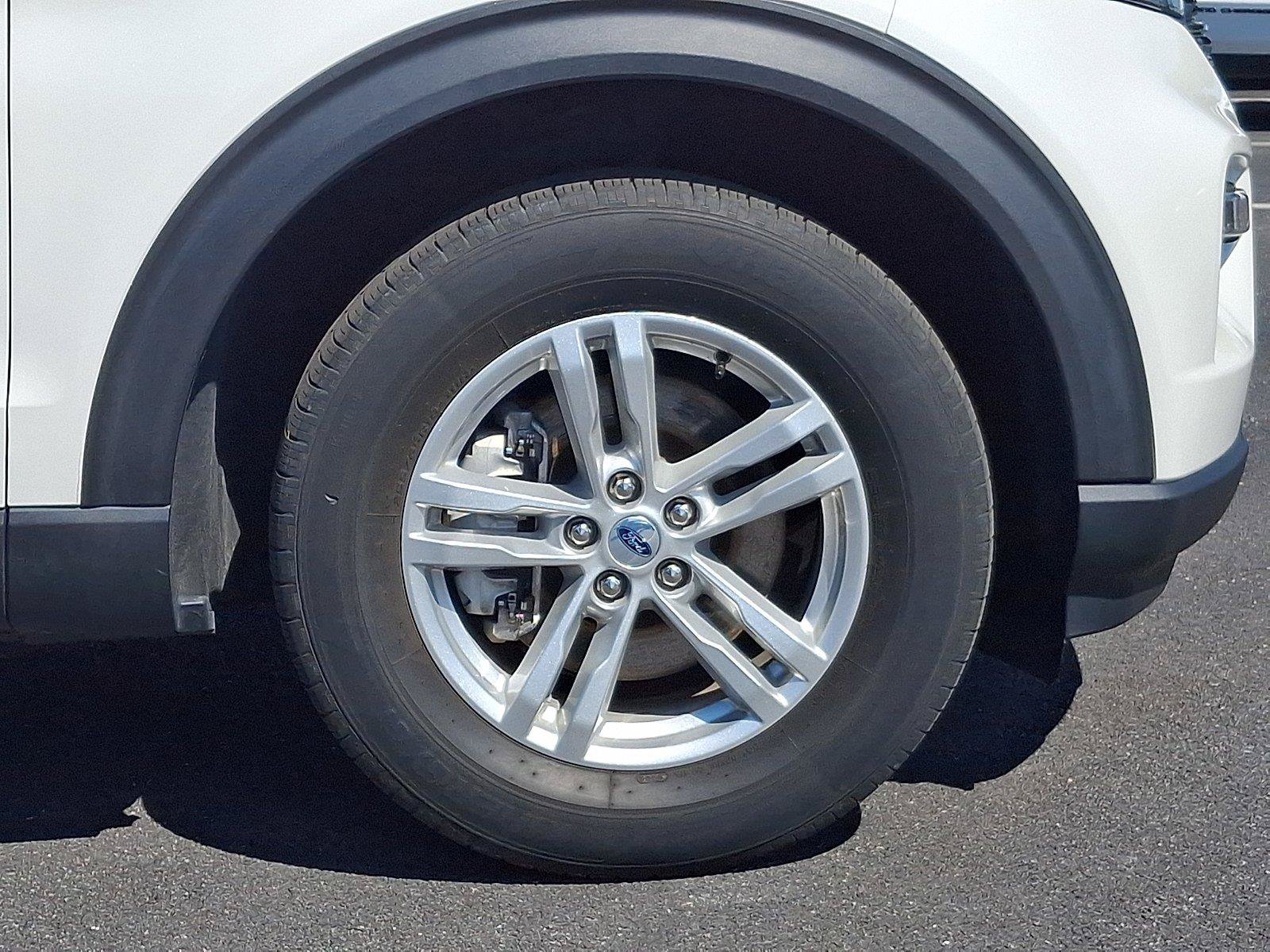 Used 2022 Ford Explorer XLT w/ Equipment Group 202A AWD/4WD image 8