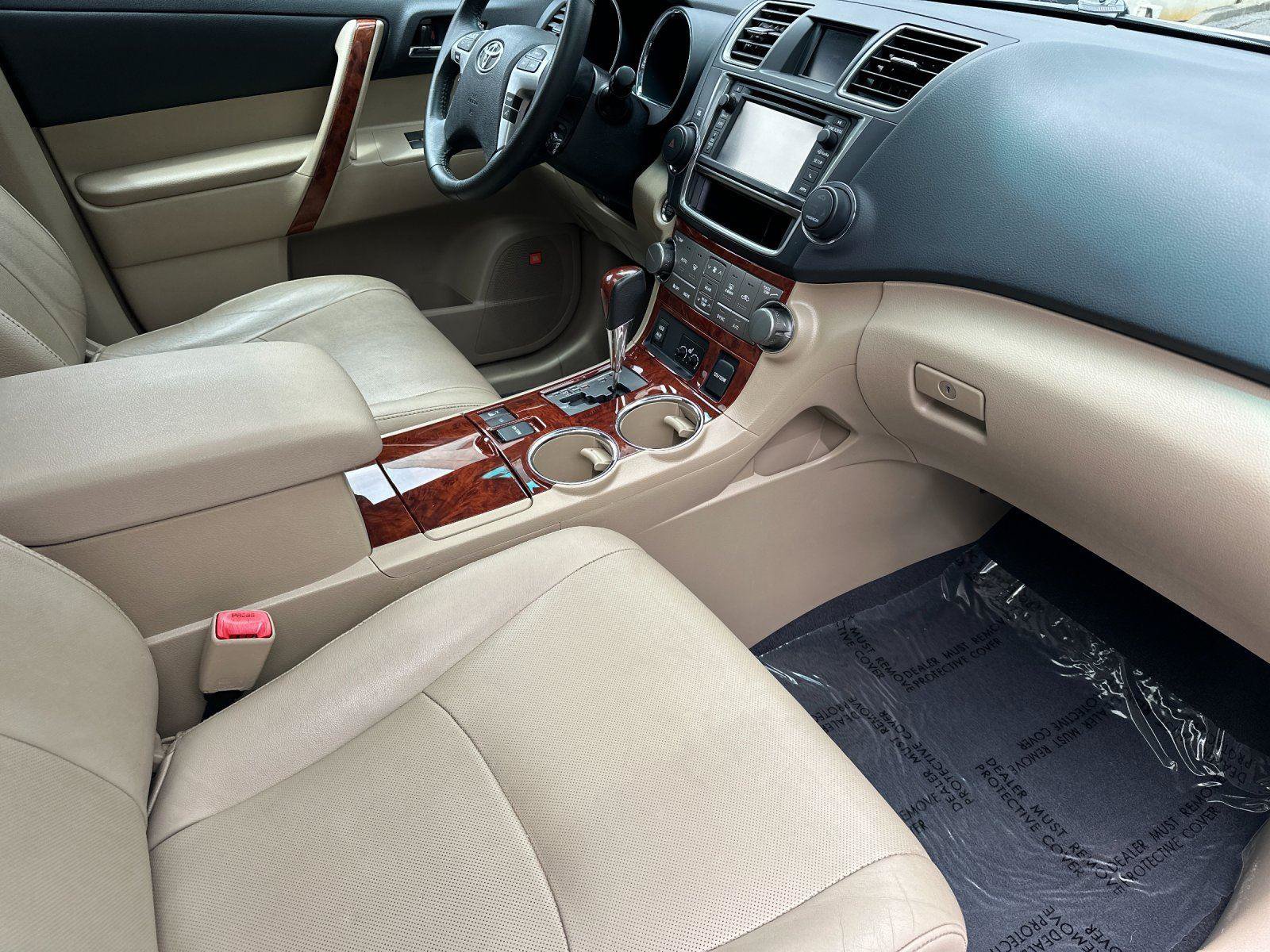 Used 2013 Toyota Highlander Limited AWD/4WD image 15