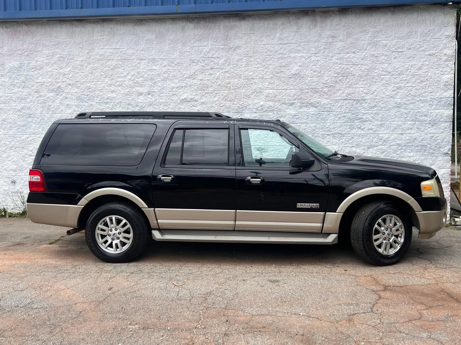 Used 2007 Ford Expedition EL Eddie Bauer RWD image 3