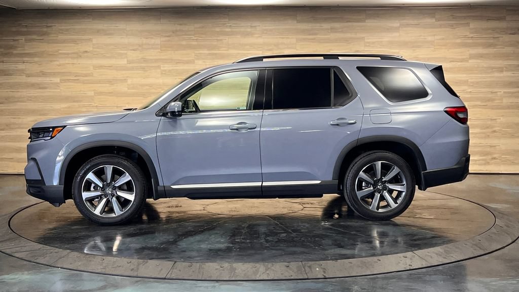 Used 2025 Honda Pilot Touring image 13