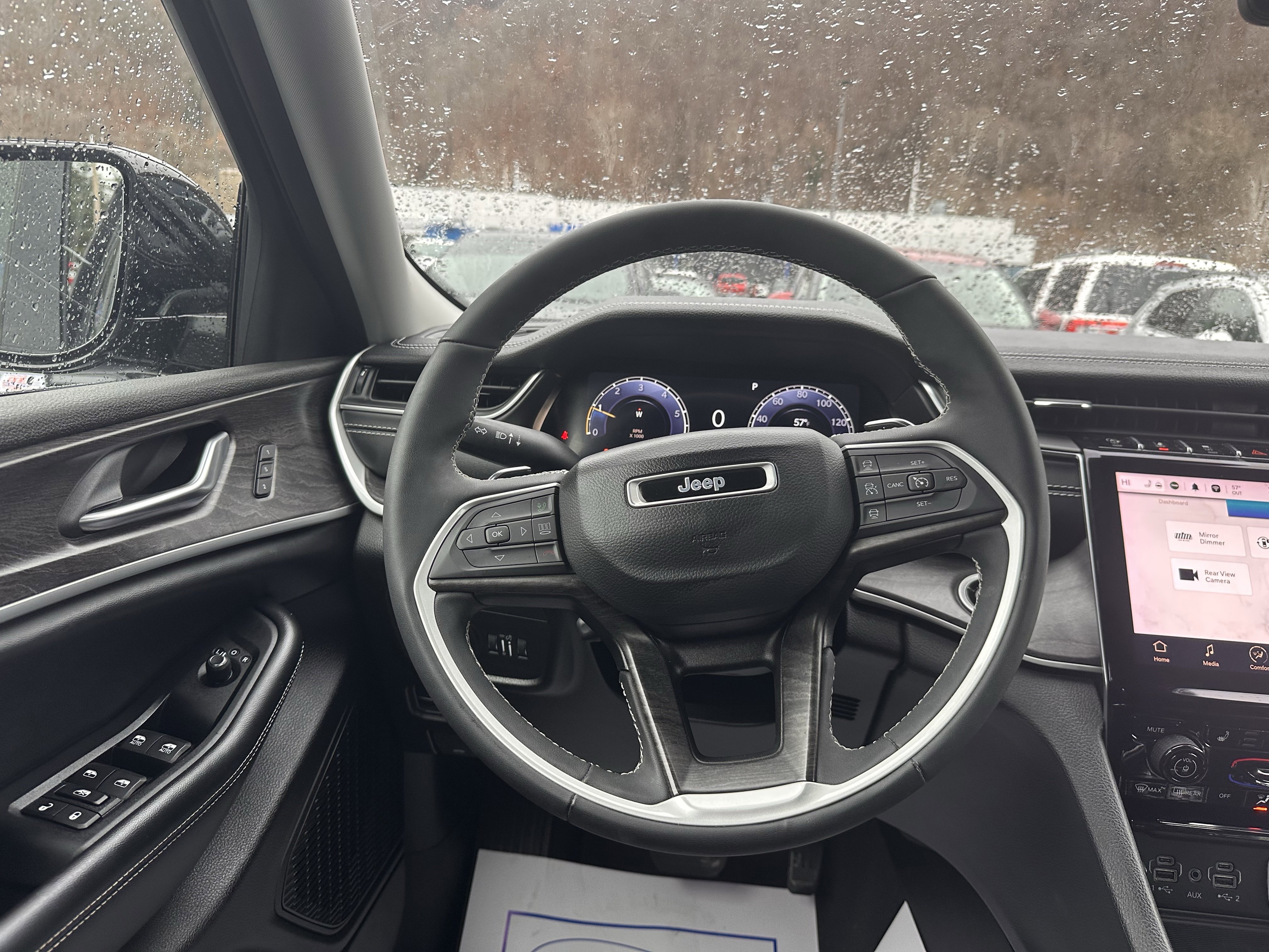 Used 2023 Jeep Grand Cherokee Limited w/ Luxury Tech Group II image 9