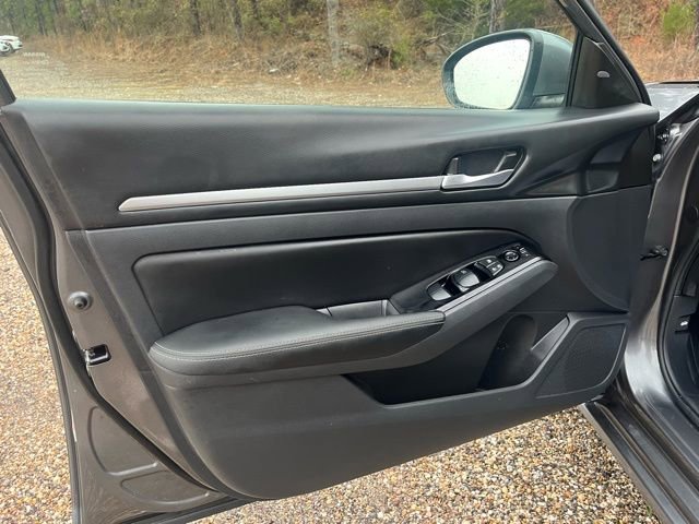 Used 2023 Nissan Altima 2.5 SV image 9