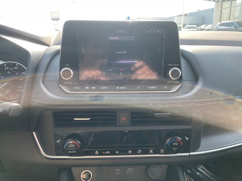 Used 2023 Nissan Rogue SV w/ SV Premium B Package image 19