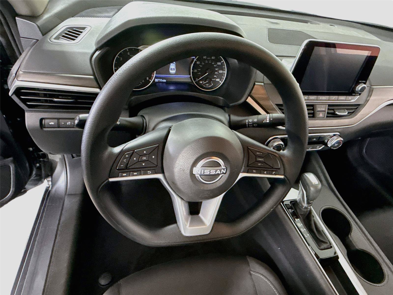 Used 2025 Nissan Altima 2.5 SV FWD image 5