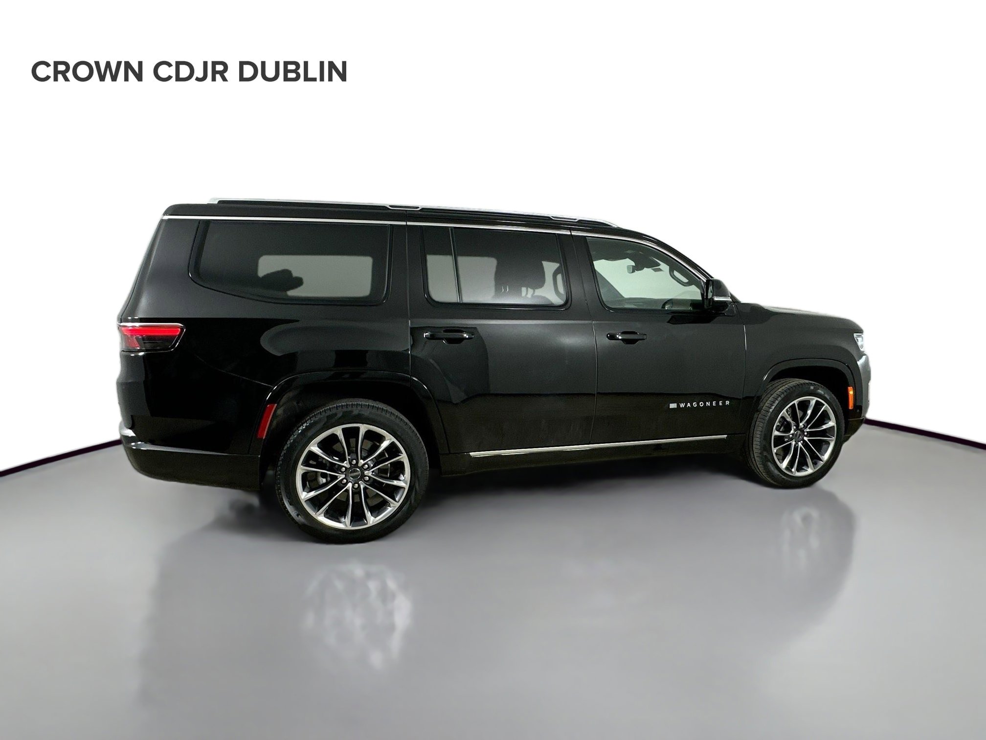Certified 2023 Jeep Wagoneer Series III w/ Premium Group I AWD/4WD image 4