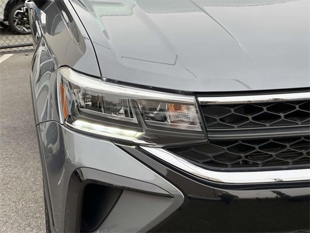 Certified 2022 Volkswagen Taos SE w/ Panoramic Sunroof Package image 10