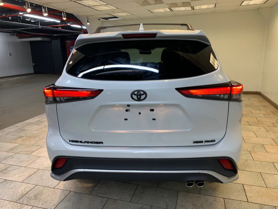 Used 2023 Toyota Highlander XSE AWD/4WD image 7