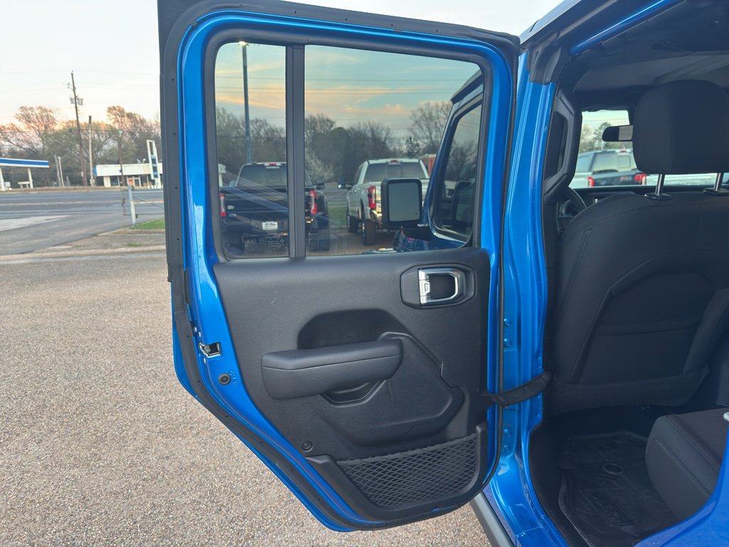 Used 2023 Jeep Gladiator Willys image 28