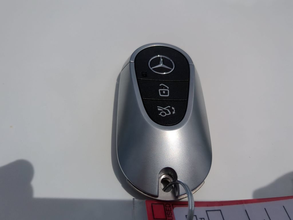 Used 2024 Mercedes-Benz GLC 300 image 25