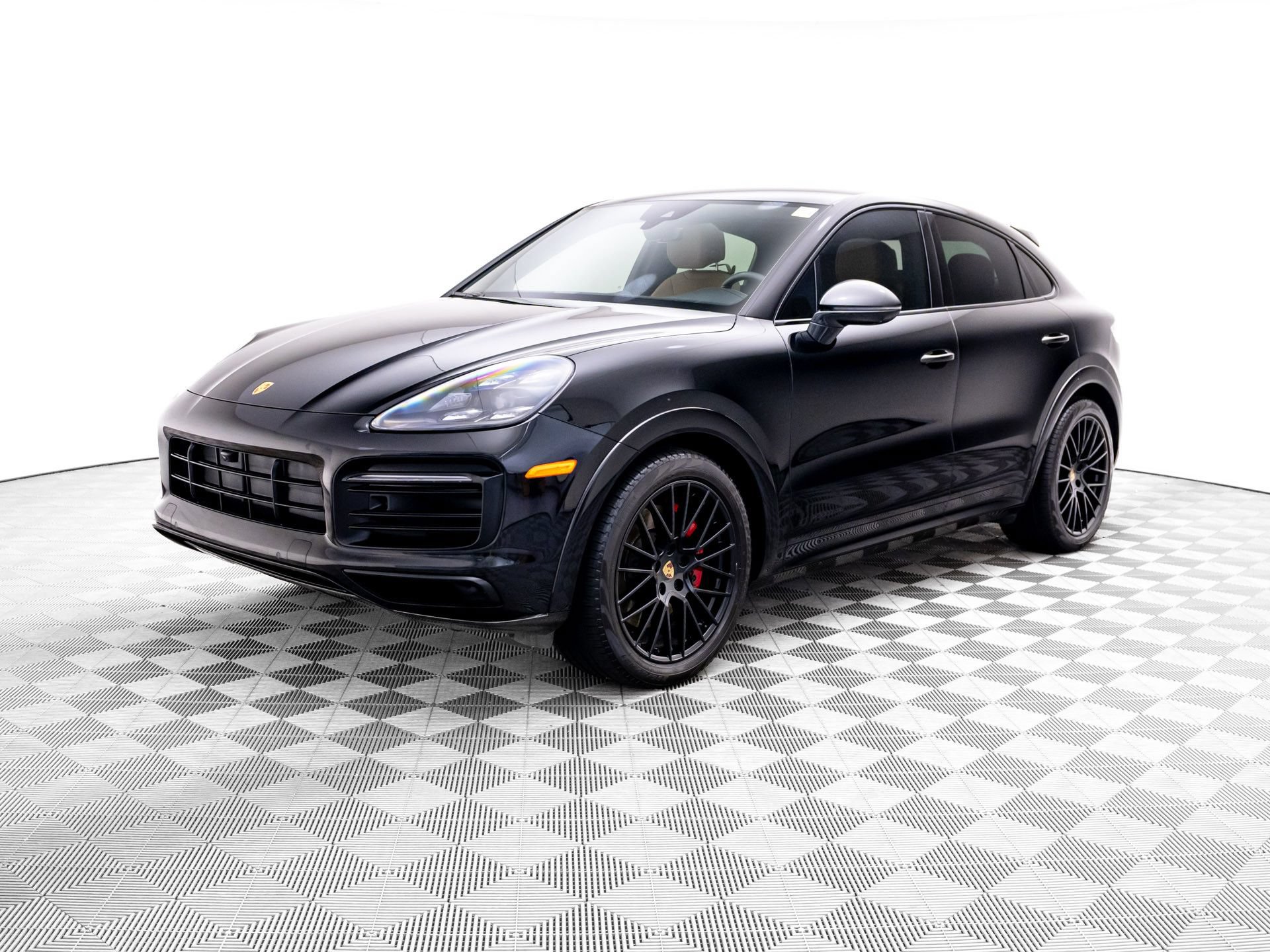 Certified 2023 Porsche Cayenne GTS AWD/4WD image 1