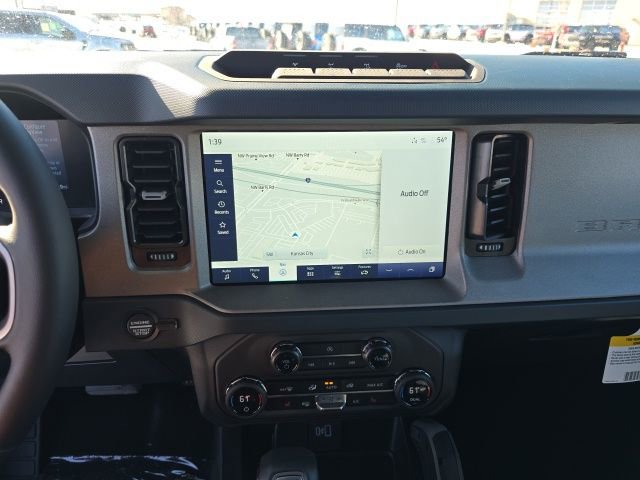 Used 2024 Ford Bronco Outer Banks image 19