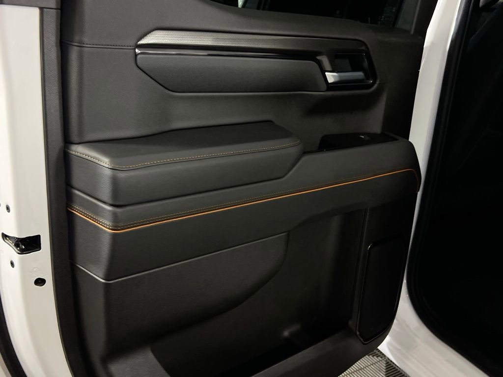 Used 2025 GMC Sierra 1500 AT4 image 26
