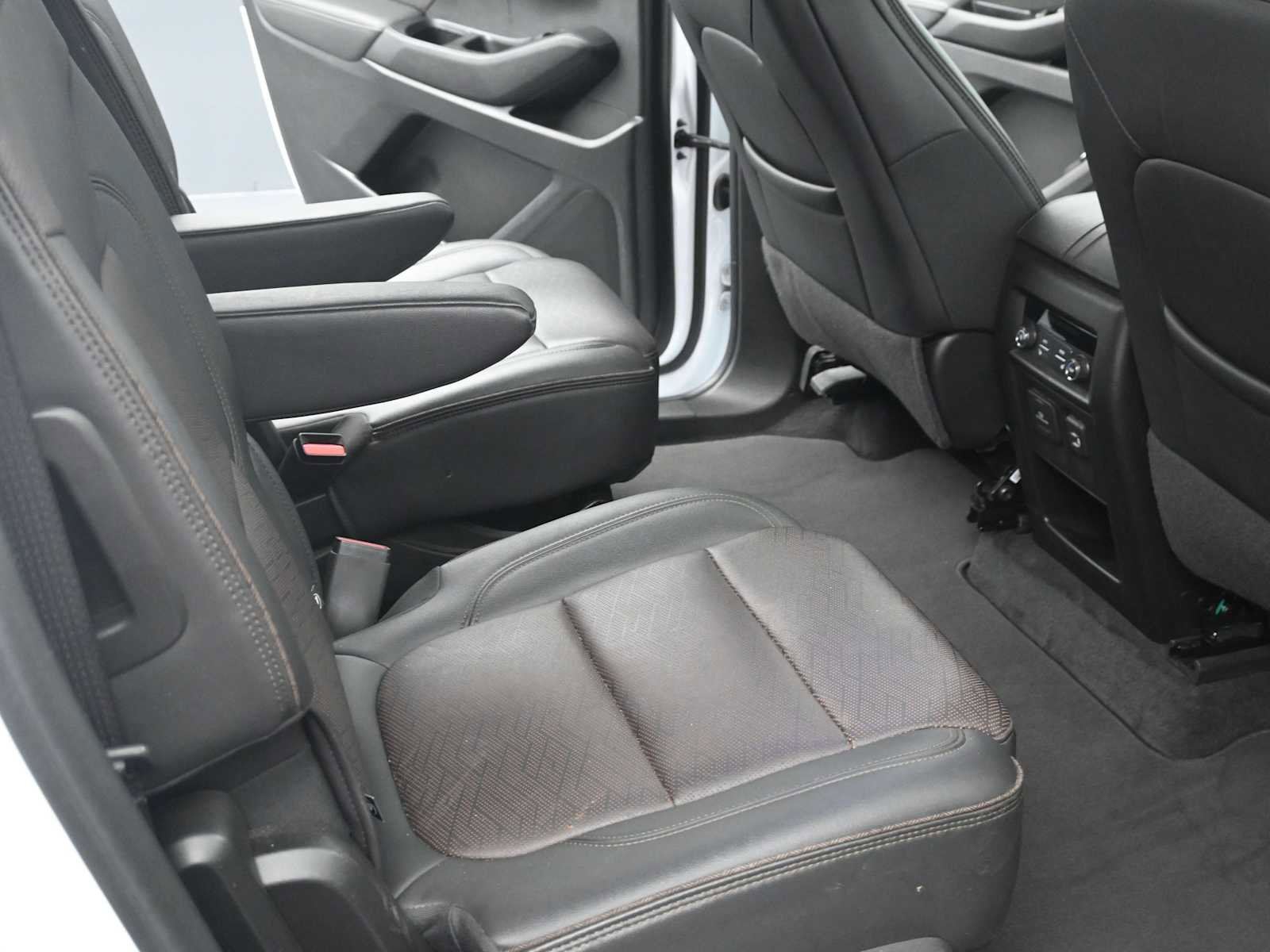 Used 2023 Chevrolet Traverse High Country image 12