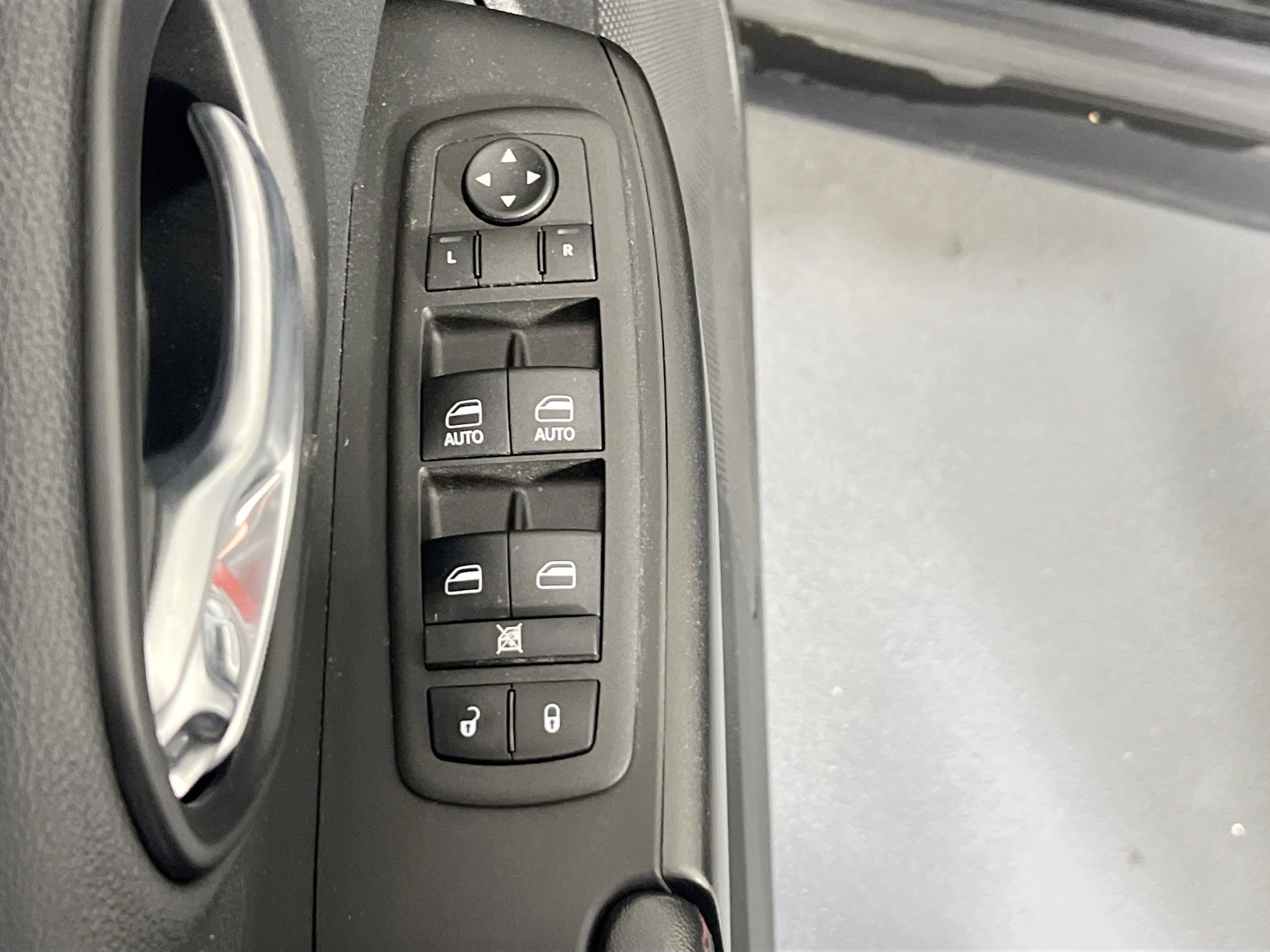 Used 2022 Jeep Cherokee Trailhawk w/ Sound & Nav Group AWD/4WD image 18
